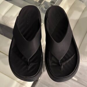 CROCS Classic Black Thong Sandals